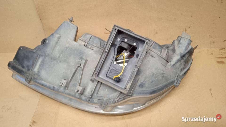 PEUGEOT 607 LAMPA PRZÓD PRAWA XENON EU