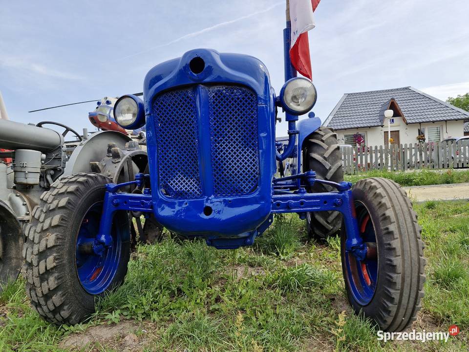 Ciągnik PRL FORD Wyprzedaż Kolekcji Traktorów Deszczno