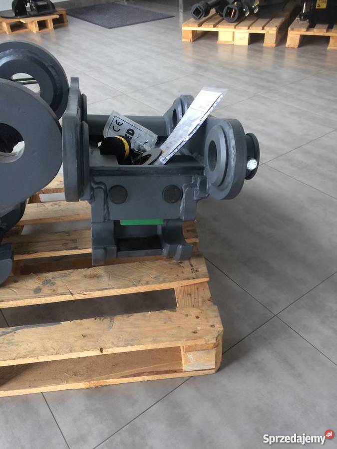 Hydrauliczne szybkozłącze Strickland JCB JS 130 Suchoraba