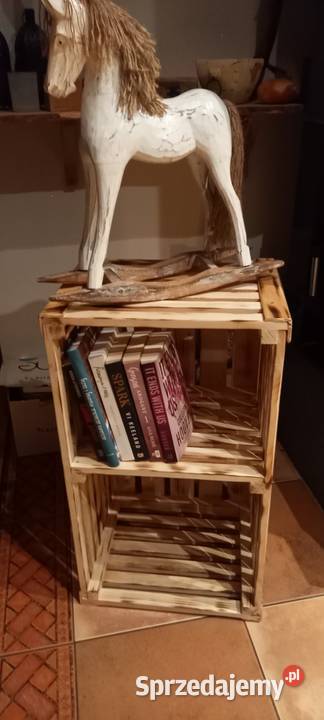 Skrzynka drewniana na buty drewno kominkowe książki