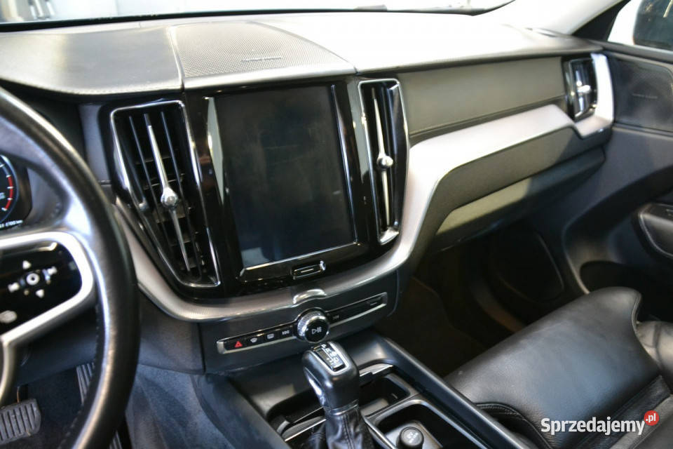 Volvo XC 60 AWD T5 20 benzyna 250 automat 250KM