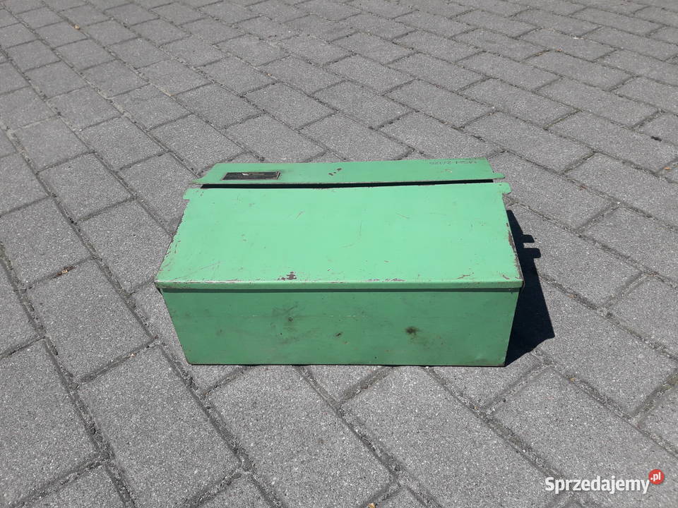 Skrzynka narzędziowa Fiat 126P pod siedzenie PRL pomorskie Gdynia