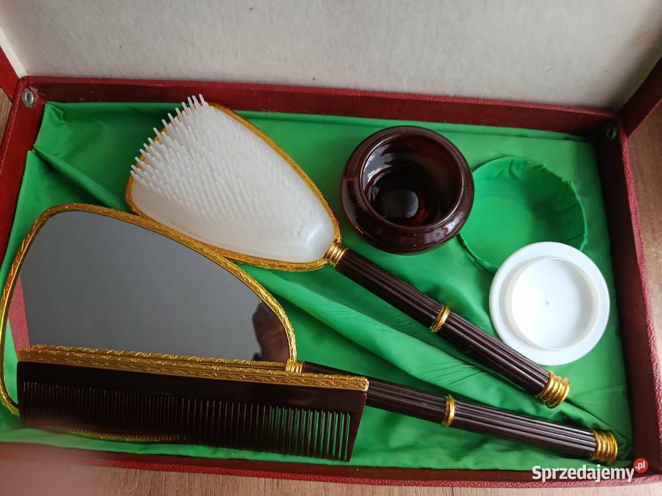 Sprzedam zestaw toaletowy Nefrettete z prl Choszczno