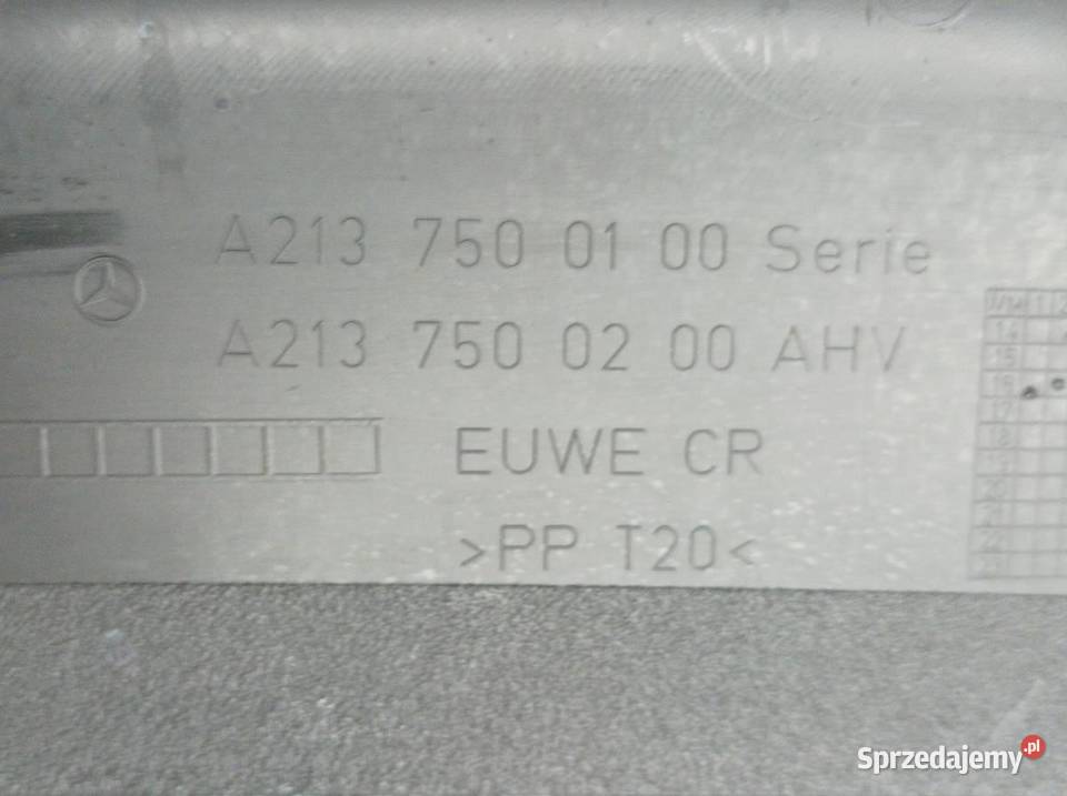 OSŁONA BAGAŻNIKA ZAWIASÓW SEDAN KPL MercedesBenz Rok produkcji 2017