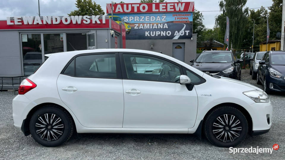 Toyota Auris 18 Hybryda Automat Zarejestrowany światła LED Auris warmińsko-mazurskie