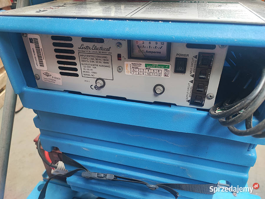 Przesuwny podnośnik osobowy Genie IWP25S Dźwigi, podnośniki