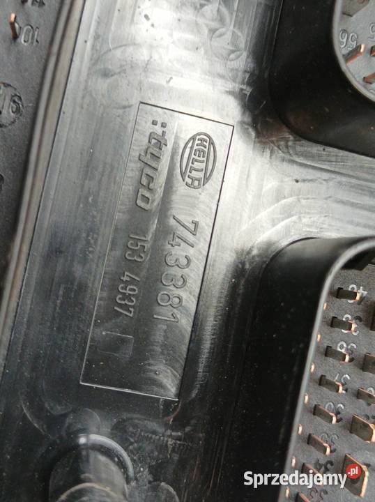 SKRZYNKA BEZPIECZNIKÓW 13191131 Opel Astra III sprzedam