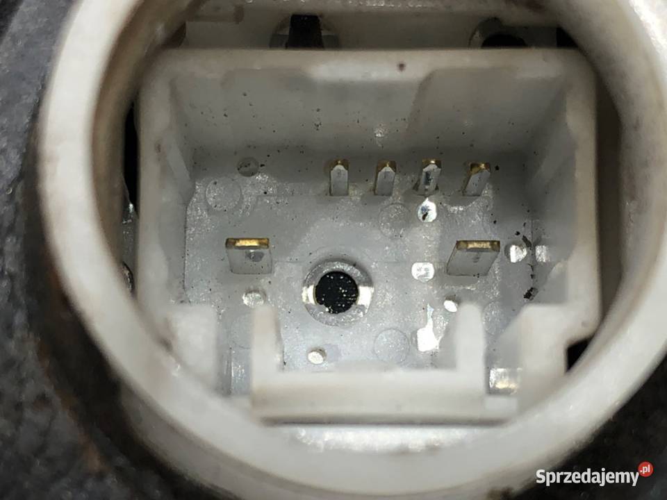 ZAMEK DRZWI LEWY PRZÓD TOYOTA YARIS III