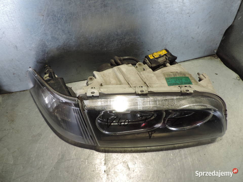 LAMPA PRAWA PRZEDNIA VOLVO V40 I FL 30899885 osobowe Nowy Sącz sprzedam