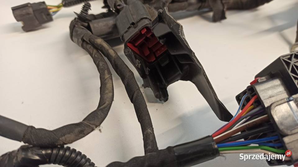 VOLVO V40 II WIĄzKA KOMORY SILNIKA 16 31334234 osobowe