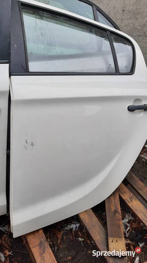 drzwi białe kompletne Hyundai i20 I 0814 prawe dolnośląskie Dębno
