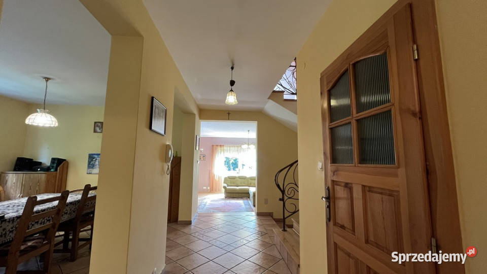 Lokal gastronomiczny z dużym domem