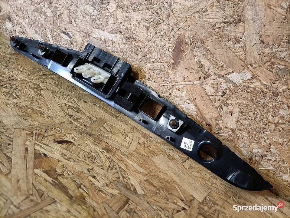 MERCEDES C207 A207 W207 KLAMKA KLAPY BAGAŻNIKA osobowe Pleszew
