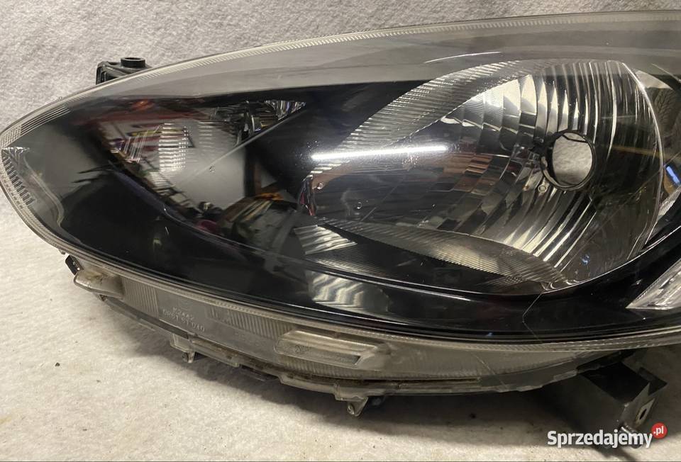 MAZDA 2 LAMPA ZW LEWY PRZÓD STANLEY P6516 Jasienica