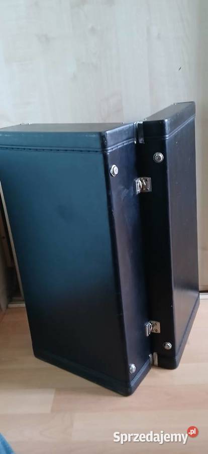 Stary twardy futerał na trabke sprzedam