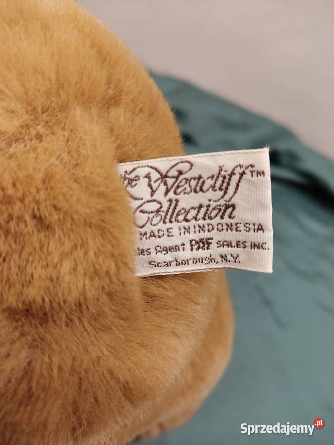 Maskotka pluszowa miś z kokardką Maskotki Głuchołazy