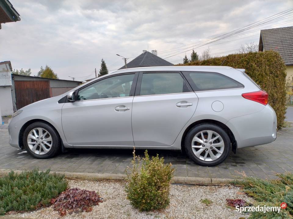 Toyota Auris kombi 14 D4D 90 2013 r krajowa śląskie Pszczyna sprzedam