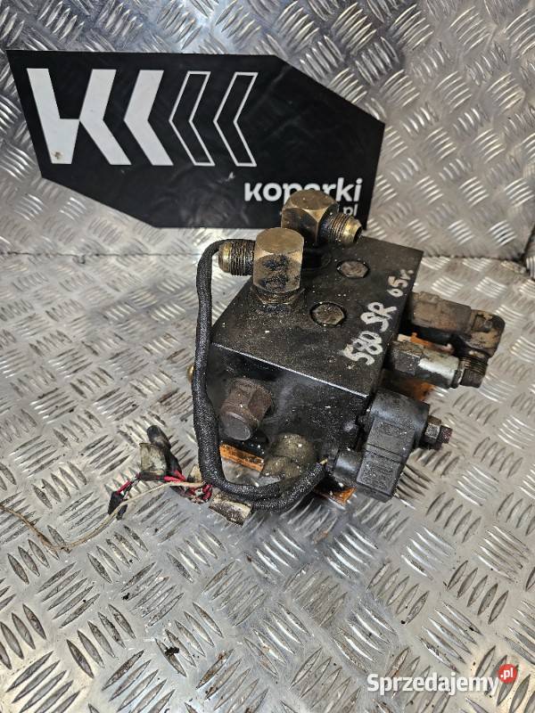 Rozdzielacz hydrauliczny koparki Case 580 SR