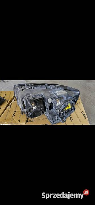 Lampy przód audi a4b5 xenon Brzostek