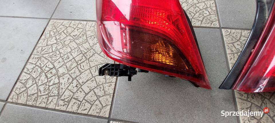 Toyota Yaris 2014 2015 2016 2017 lampa tył prawa Byków