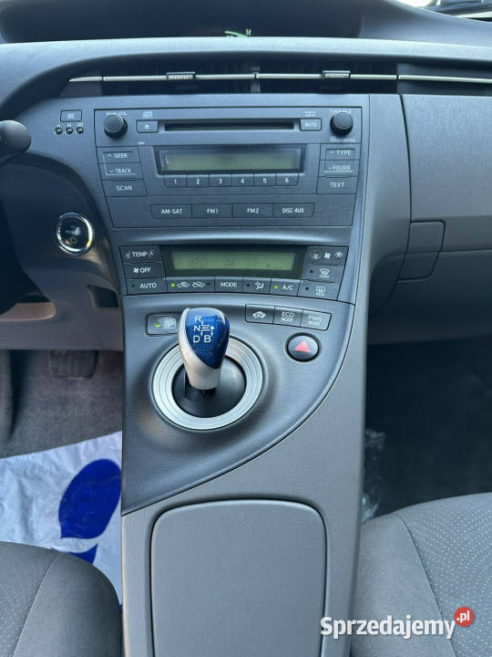 Toyota Prius 18 hybryda Zarejestrowany w Bateria Ostrowiec Świętokrzyski
