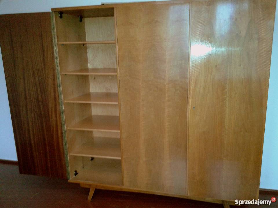 Szafa trzydrzwiowa używana stan PRL Szafy, regały, półki