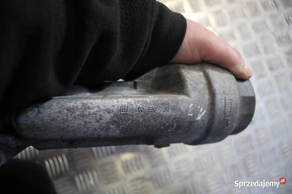 PODSTAWA OBUDOWA FILTRA OLEJU OPEL CORSA D 10