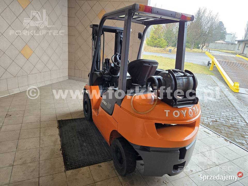 Wózek widłowy TOYOTA 7FGF25 triplex 2500 TOYOTA Toyota śląskie Lędziny
