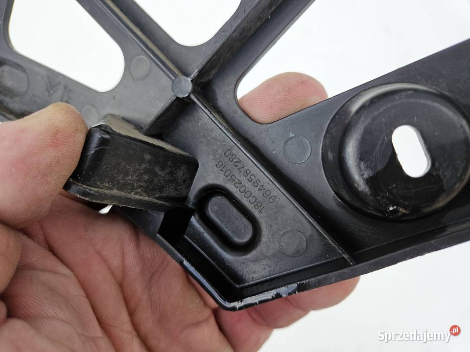 PEUGEOT 207 ŚLIZG PRAWY ZDERZAKA PRZÓD Międzychód