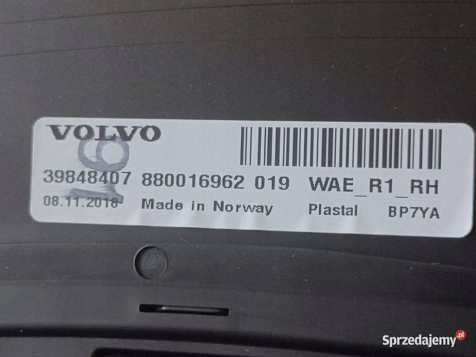 VOLVO XC60 II 18 LISTWA NAKŁADKA BŁOTNIKA PRAWY Pleszew