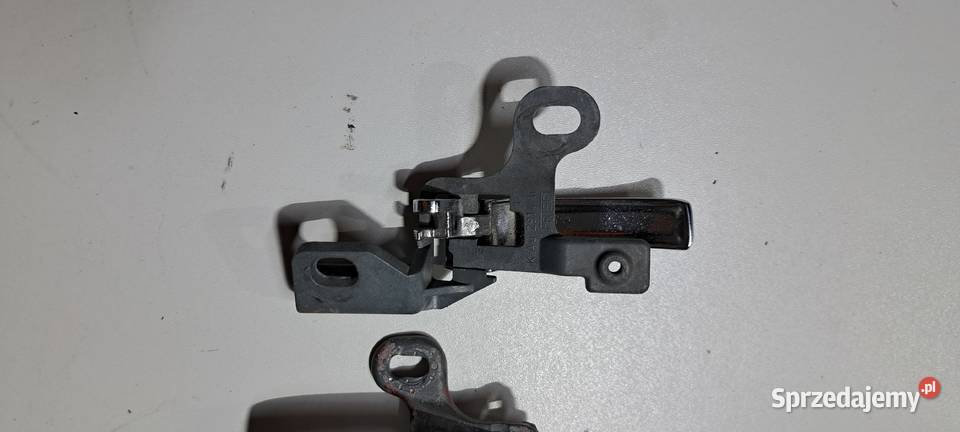 Klamka wewnętrzna lewa 1237600161 Mercedes W123