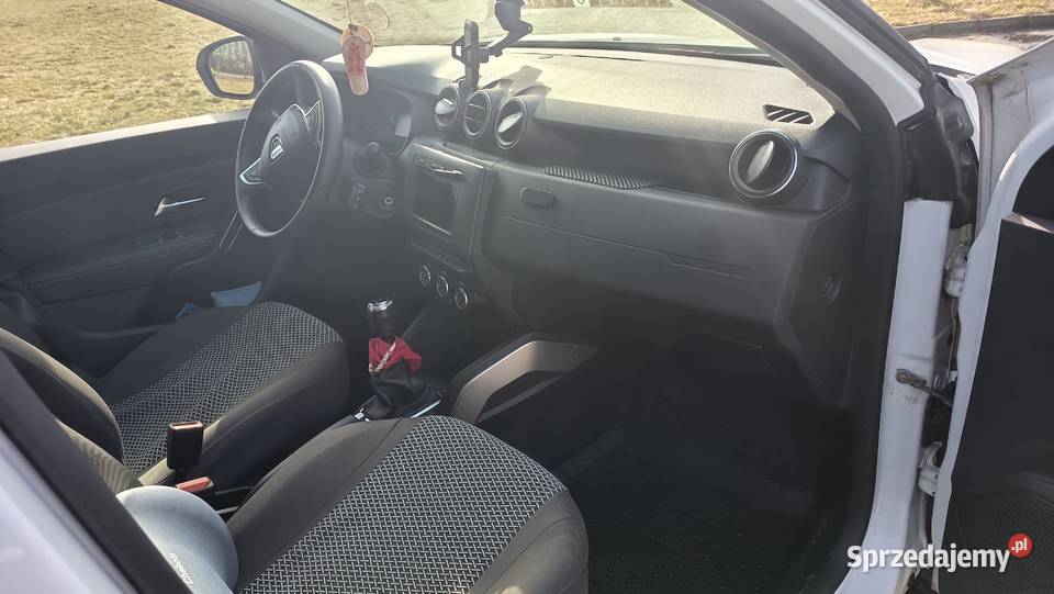 Dacia duster 2019 16 Benz 35500 przebiegu Bełchatów