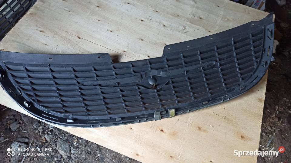 Chrysler Voyager atrapa grill osobowe Namysłów