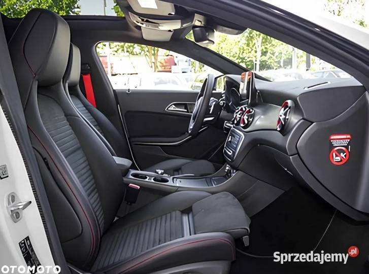 Mercedes CLA 250 AMG LINE Sport 4MATIC panorama