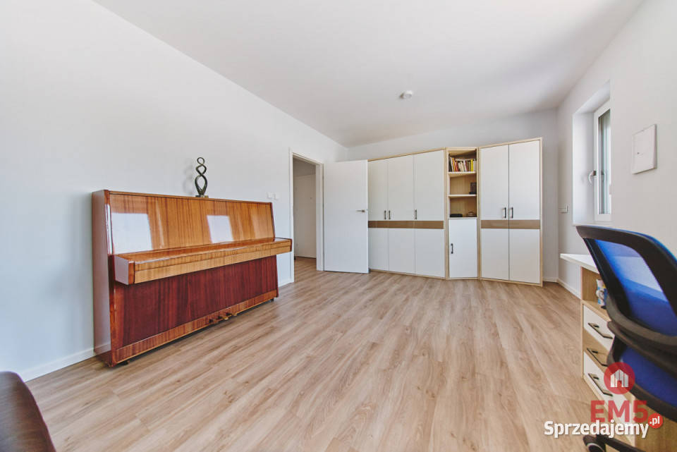 Dom wolnostojący 890m2 Raczki sprzedam