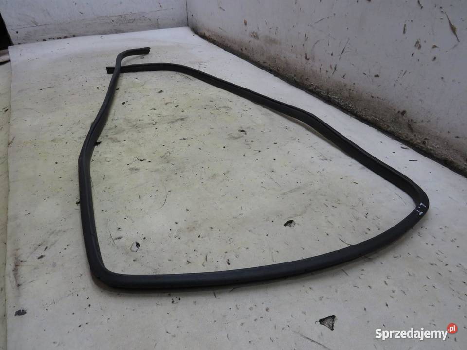 USZCZELKA DRZWI LEWY TYŁ XTRAIL III T32 sprzedam