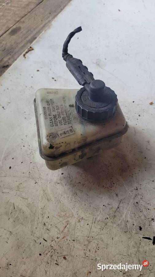 Zbiornik płynu hamulcowego BMW Seria 5 E34