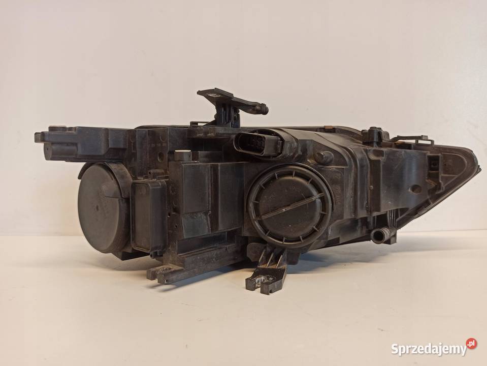 LAMPA LEWY PRZÓD A4 B8 SEDAN 8K0941003M RHD sprzedam