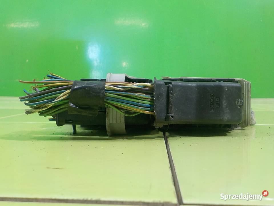 FORD FOCUS MK3 12r HB 5D sterownik komputer Suków