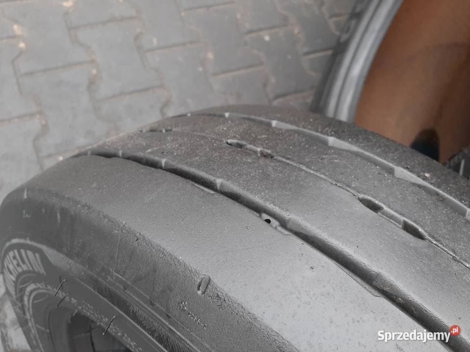 2x Opona używana ciężarowa 24570R175 MICHELIN Ciężarowe Zaścianki sprzedam