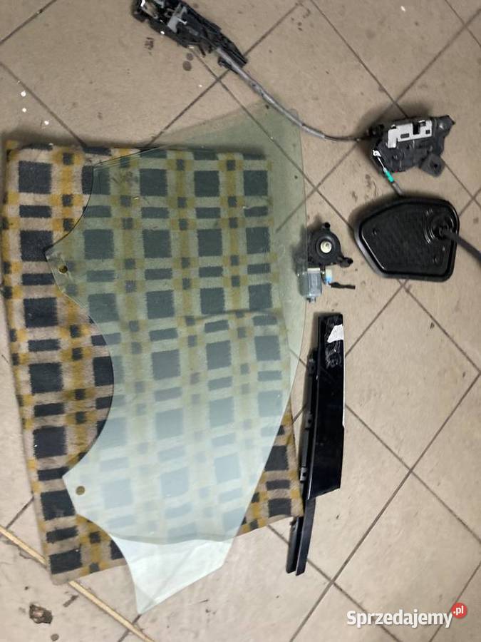 Szyba Boczne Drzwi Lewe Przednie do Audi q3 83a Chorzów
