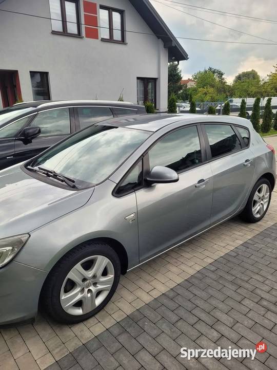 Opel Astra IV 16 Edition 150 nieuszkodzony małopolskie Kryspinów