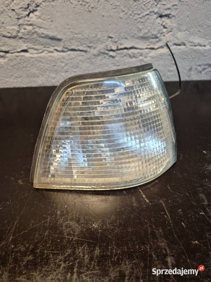 Kierunkowskaz prawy BMW E36 Sedan Starachowice