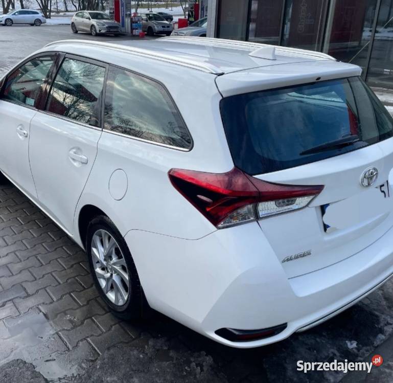 Toyota Auris 16 Krajowy serwisowany super stan Zator