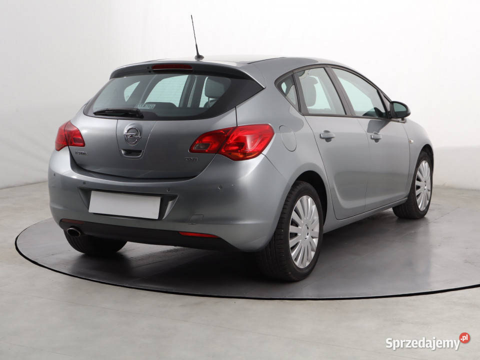 Opel Astra 20 CDTI srebrny Katowice