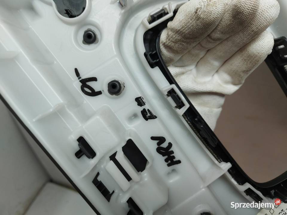 Honda HRV III eHEV 2022r TAPICERKA BOCZEK DRZWI osobowe