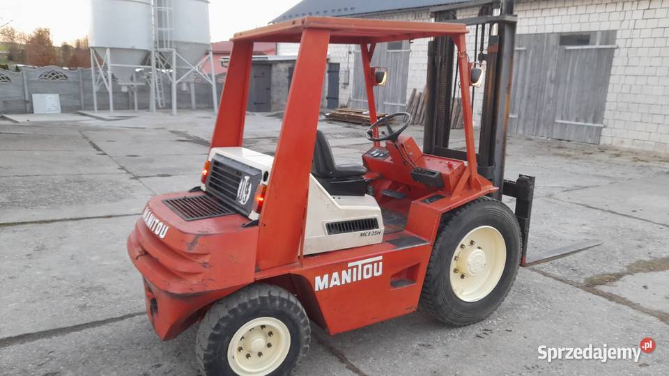 wózek widłowy terenowy Manitou MCE25H przesuw Wózki widłowe