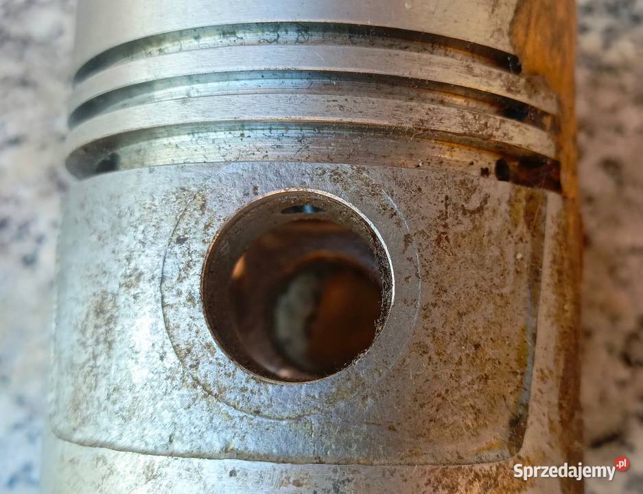 Tłok samochodowy z epoki okazja Bolesławiec sprzedam