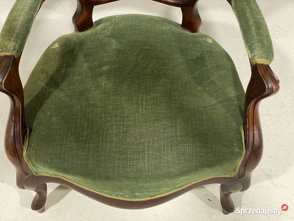 Rzeźbiony fotel w stylu Ludwika Filipa z Gryfice