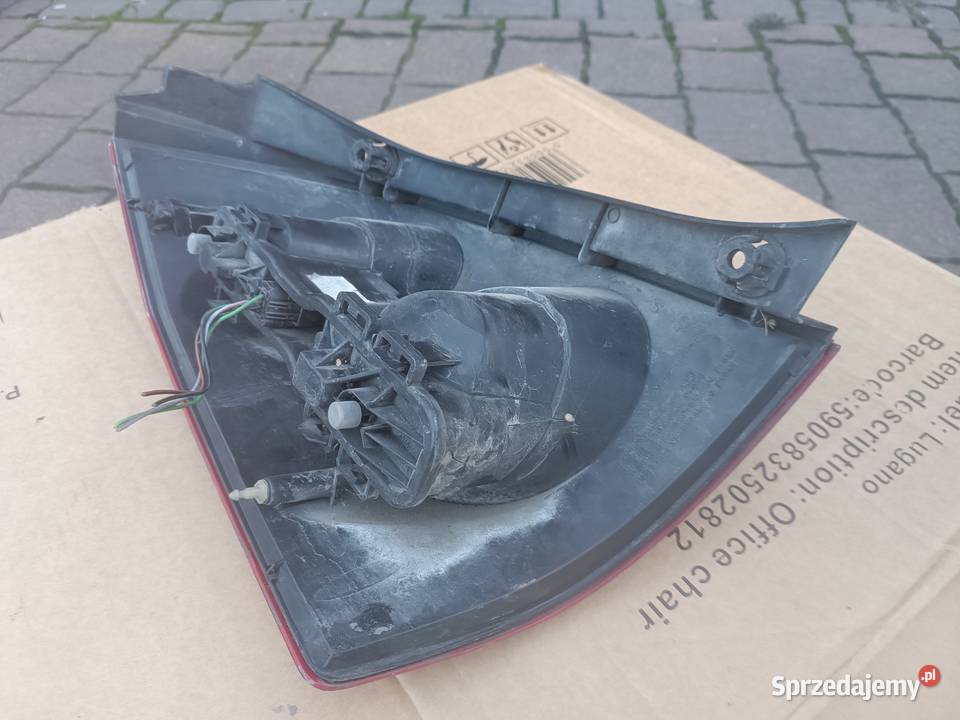 Nissan Primera P12 lampa prawy tył tylna prawa Rok produkcji 2004 Częstochowa